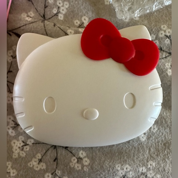 Hello Kitty Impressions Vanity Compact Mirror - Picture 3 of 5